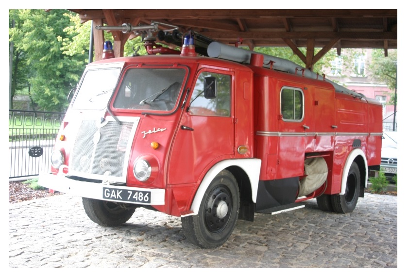 Zabytkowy wóz strażacki m-ki Jelcz