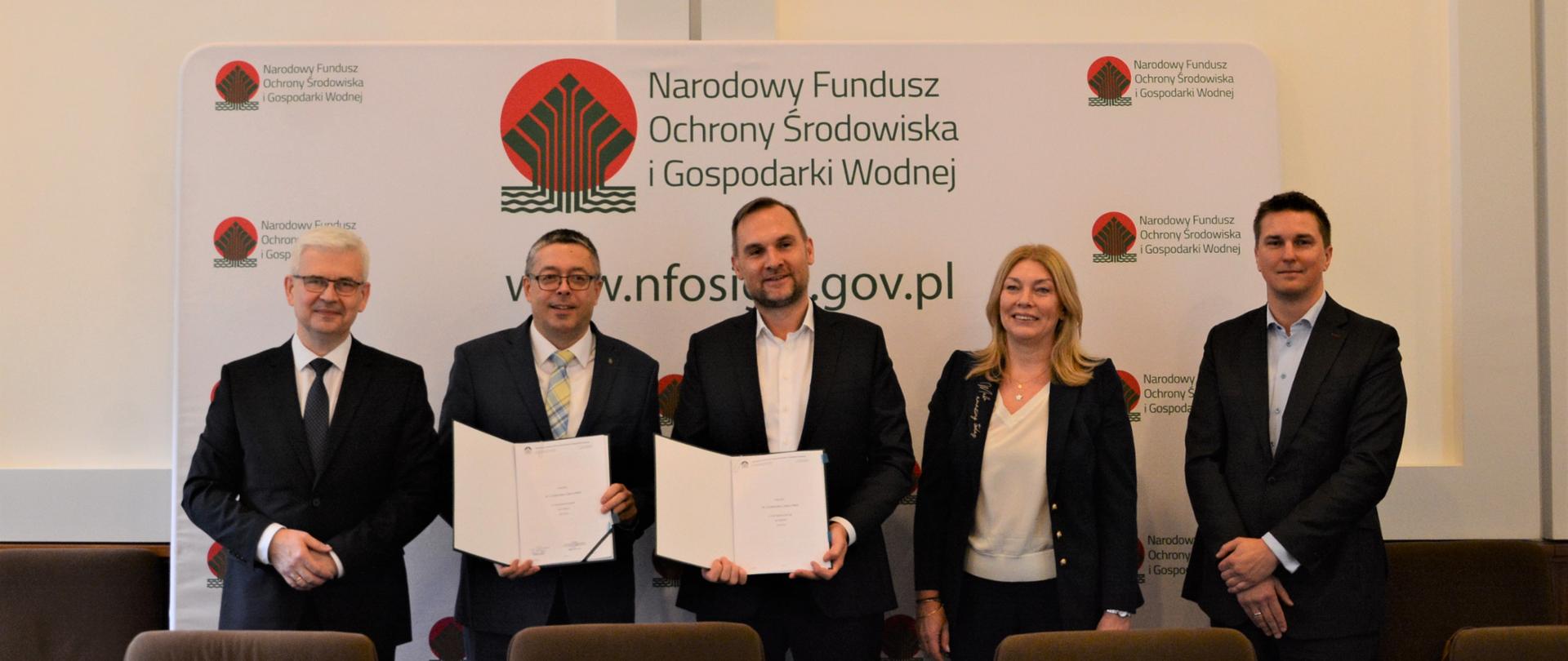 Uroczystość podpisania umowy o dofinansowanie przez NFOŚiGW projektu PAK-PCE Stacje H2 Sp. z o.o. pn. Budowa 5 ogólnodostępnych stacji tankowania wodorem zlokalizowanych we Wrocławiu, Rybniku, Lublinie, Gdańsku i Gdyni.