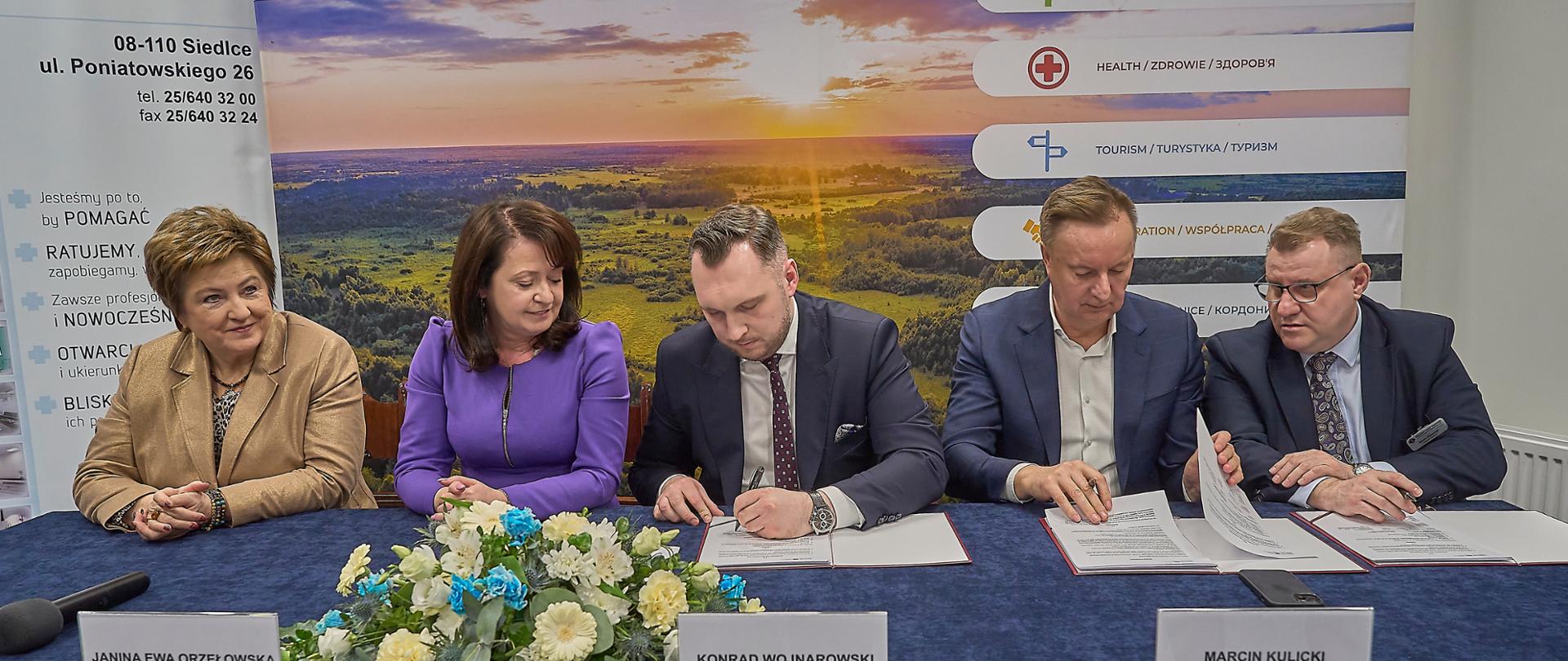 Minister Konrad Wojnarowski na uroczystym podpisaniu umowy o dofinansowanie innowacyjnego projektu z programu Interreg NEXT Polska ­ Ukraina. Wszelkie prawa zastrzerzone