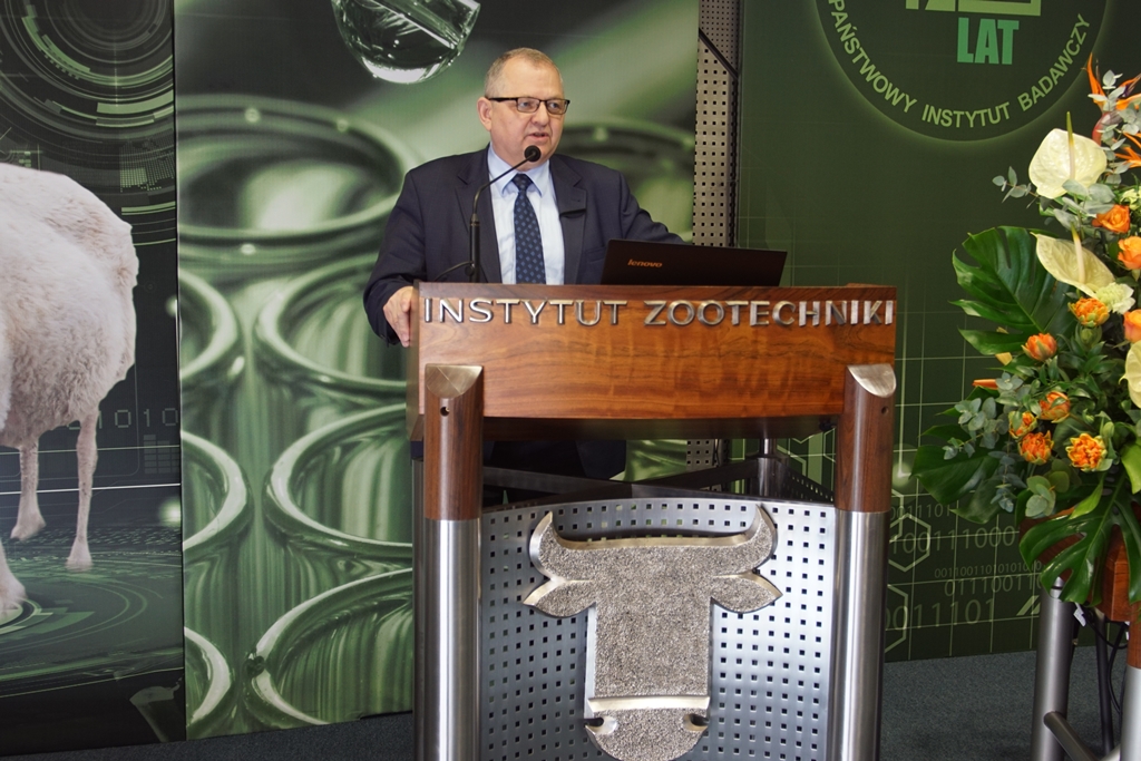 Podsekretarz stanu Ryszard Zarudzki podczas wystąpienia na konferencji