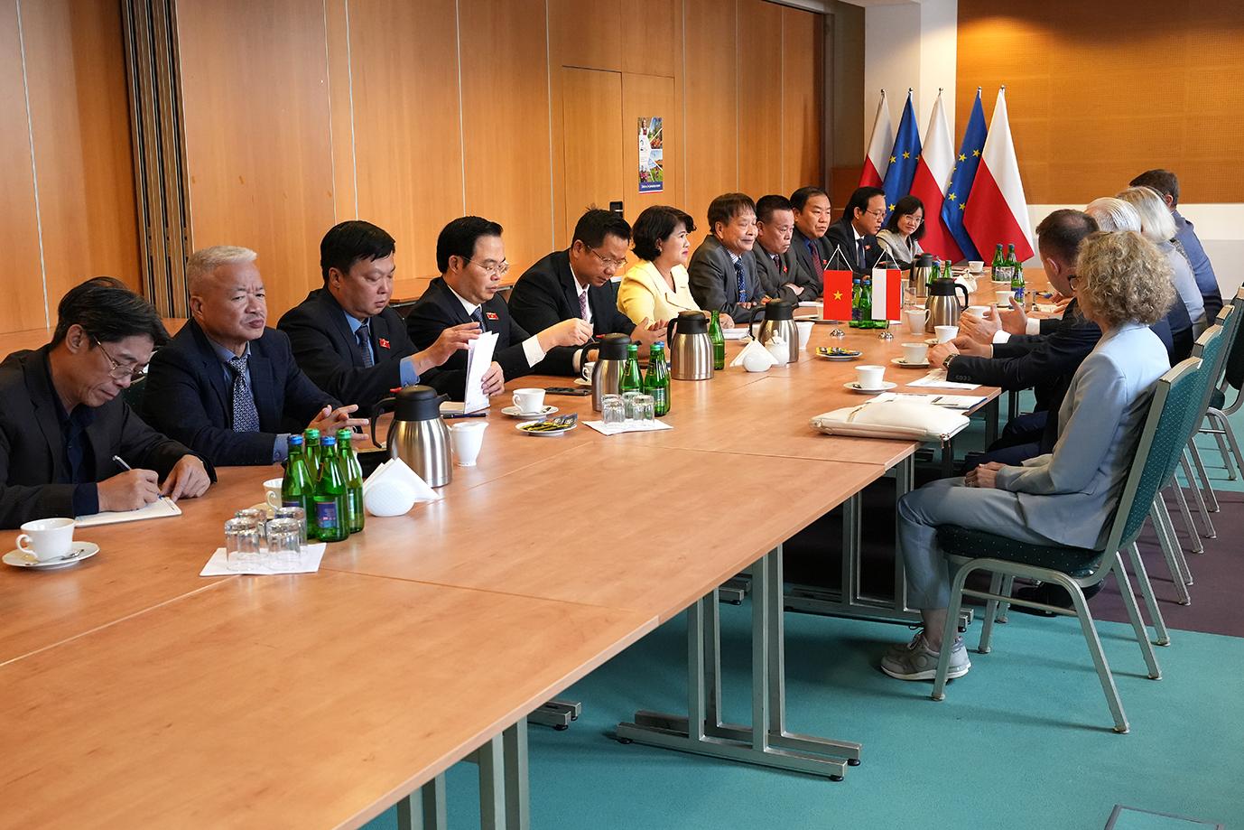 Rozmowa delegacji polskiej i wietnamskiej w MRiRW (fot. MRiRW)