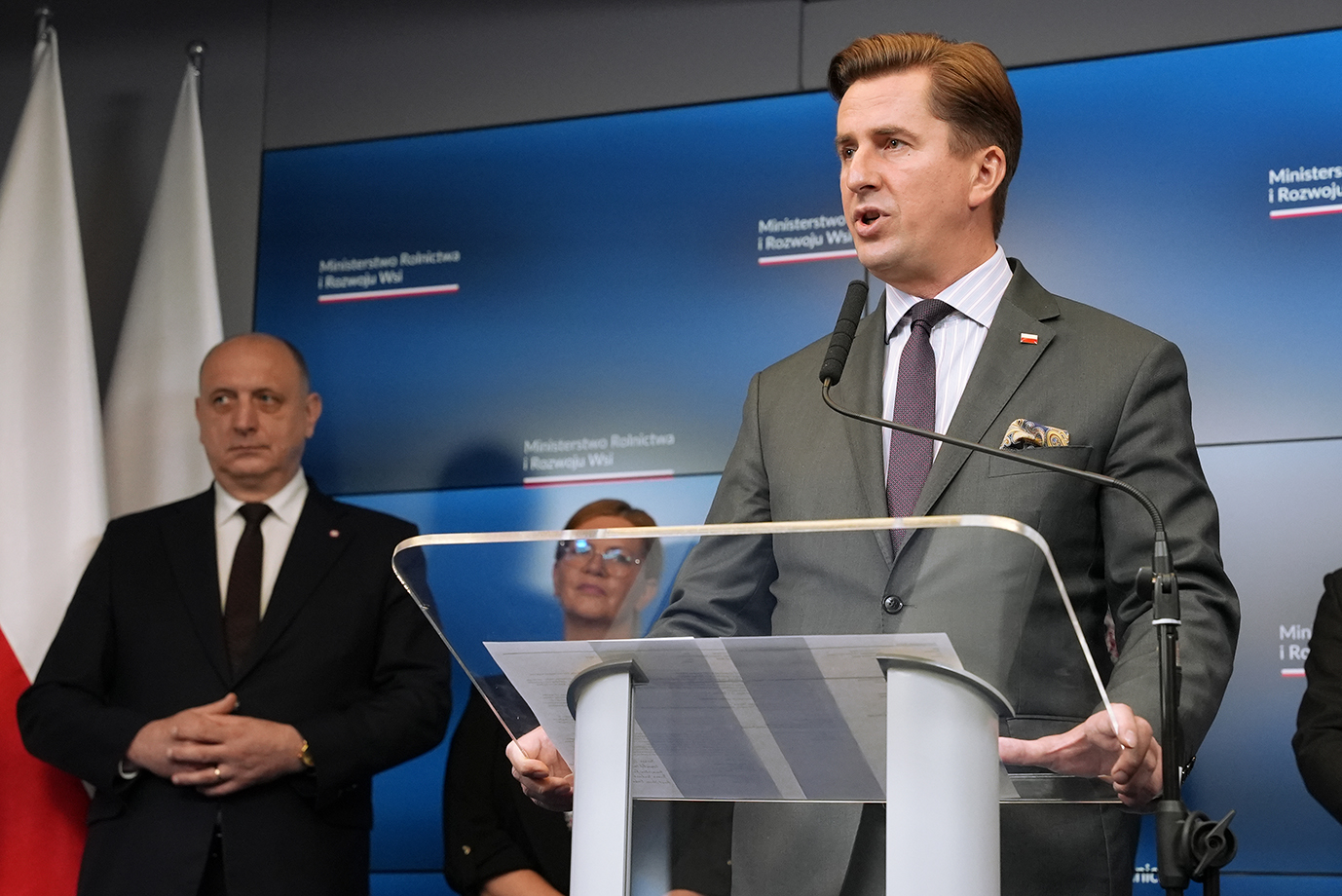 Wiceminister Rafał Romanowski podczas wypowiedzi na konferencji (fot. MRiRW)