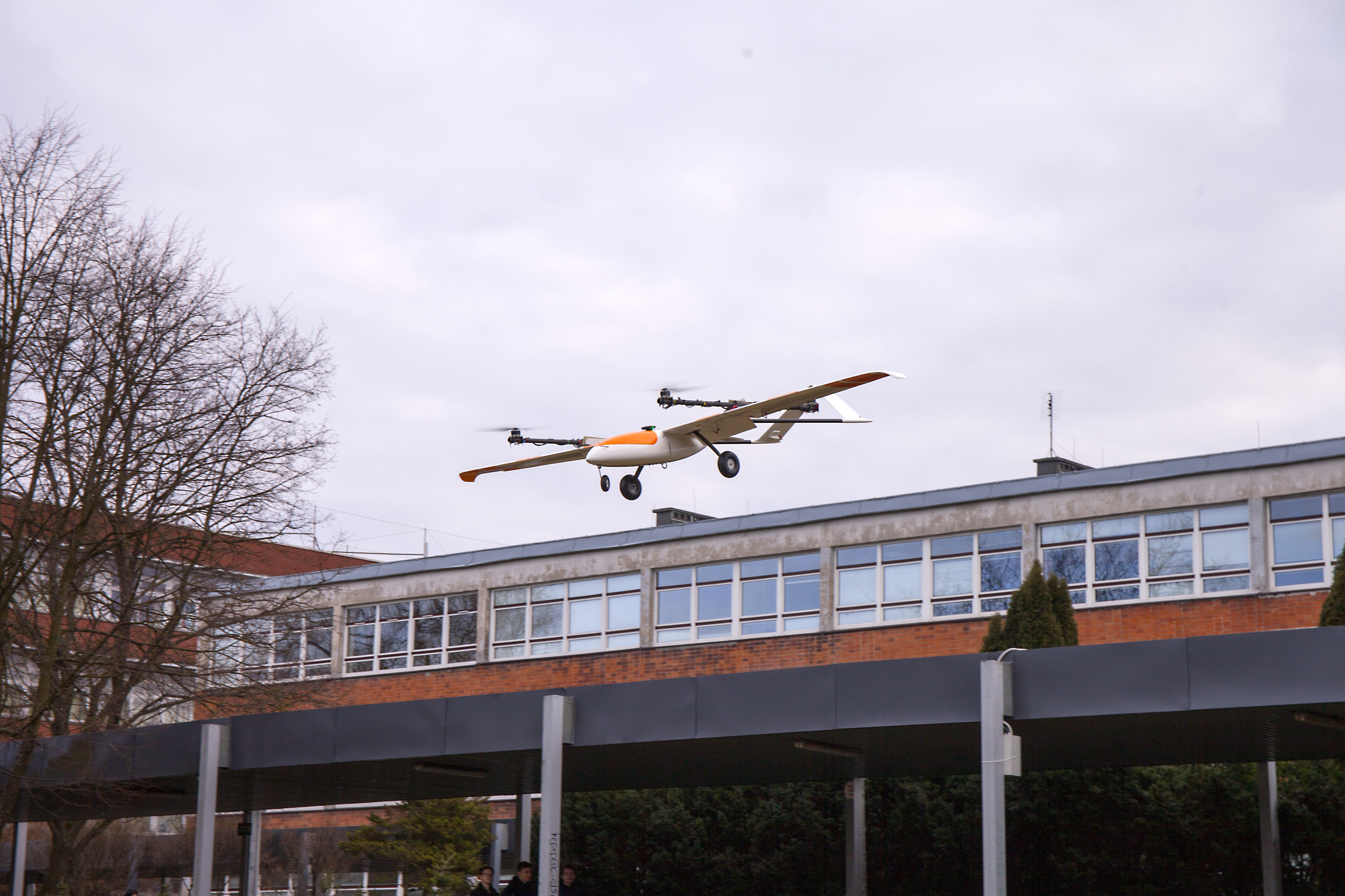Tests of AVAL system components carried out at the Białystok University of Technology. In the photo, the drone is flying very low over the university building