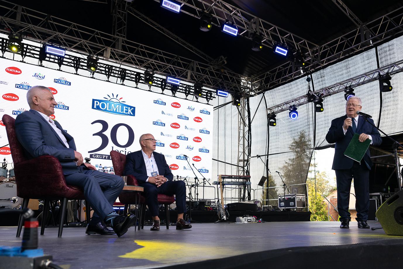 Minister Czesław Siekierski podczas wystąpienia (fot. Grupa POLMLEK)