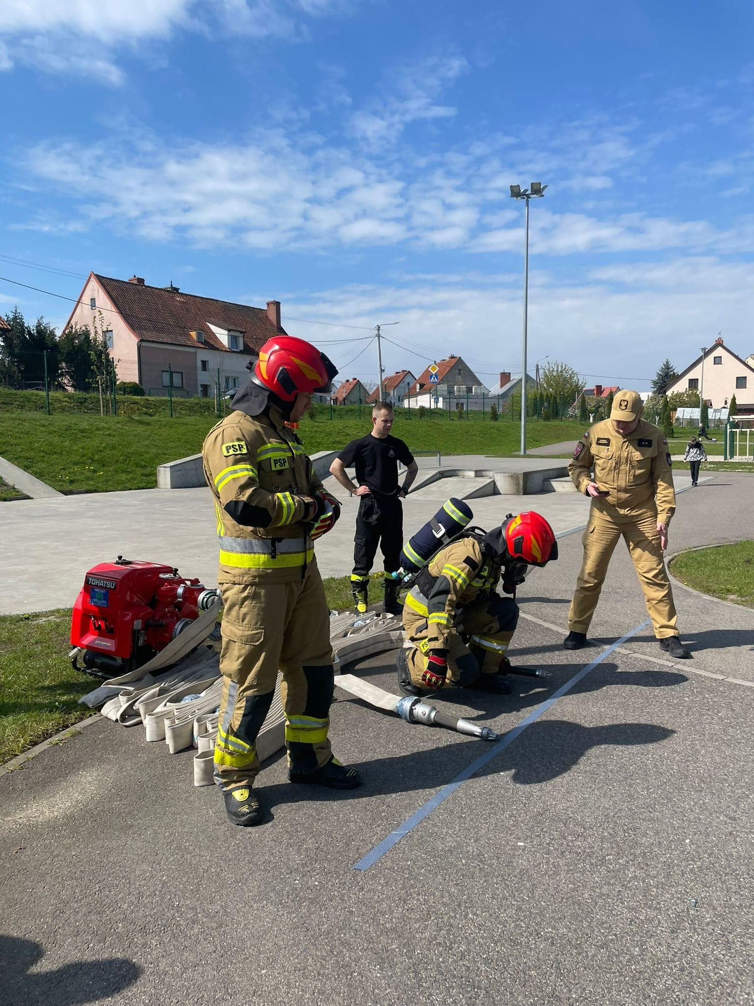 Braniewscy strażacy rywalizowali w mistrzostwach województwa strażaków PSP – „Strażacki Twardziel”