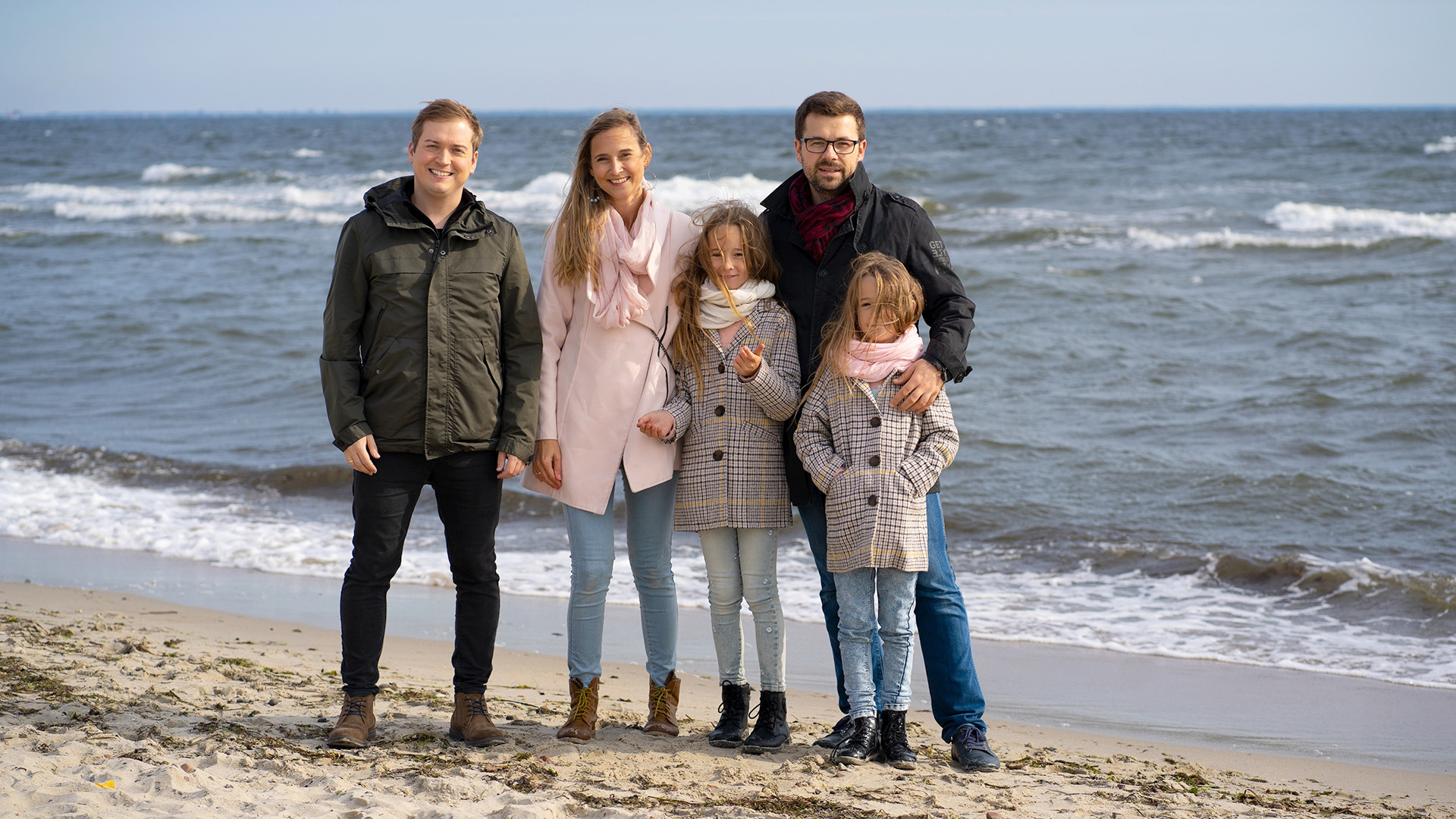 Rodzina na tle polskiego morza