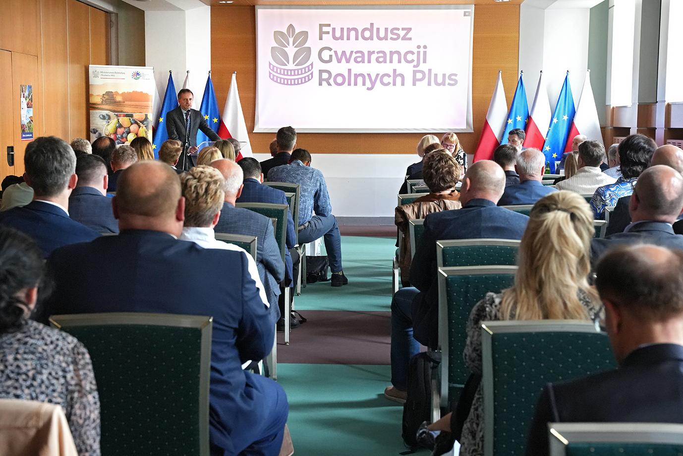 Członek zarządu BGK Tomasz Robaczyński mówi o wpływie gwarancji na dostęp do kredytu w agrobiznesie (Fot. MRiRW)