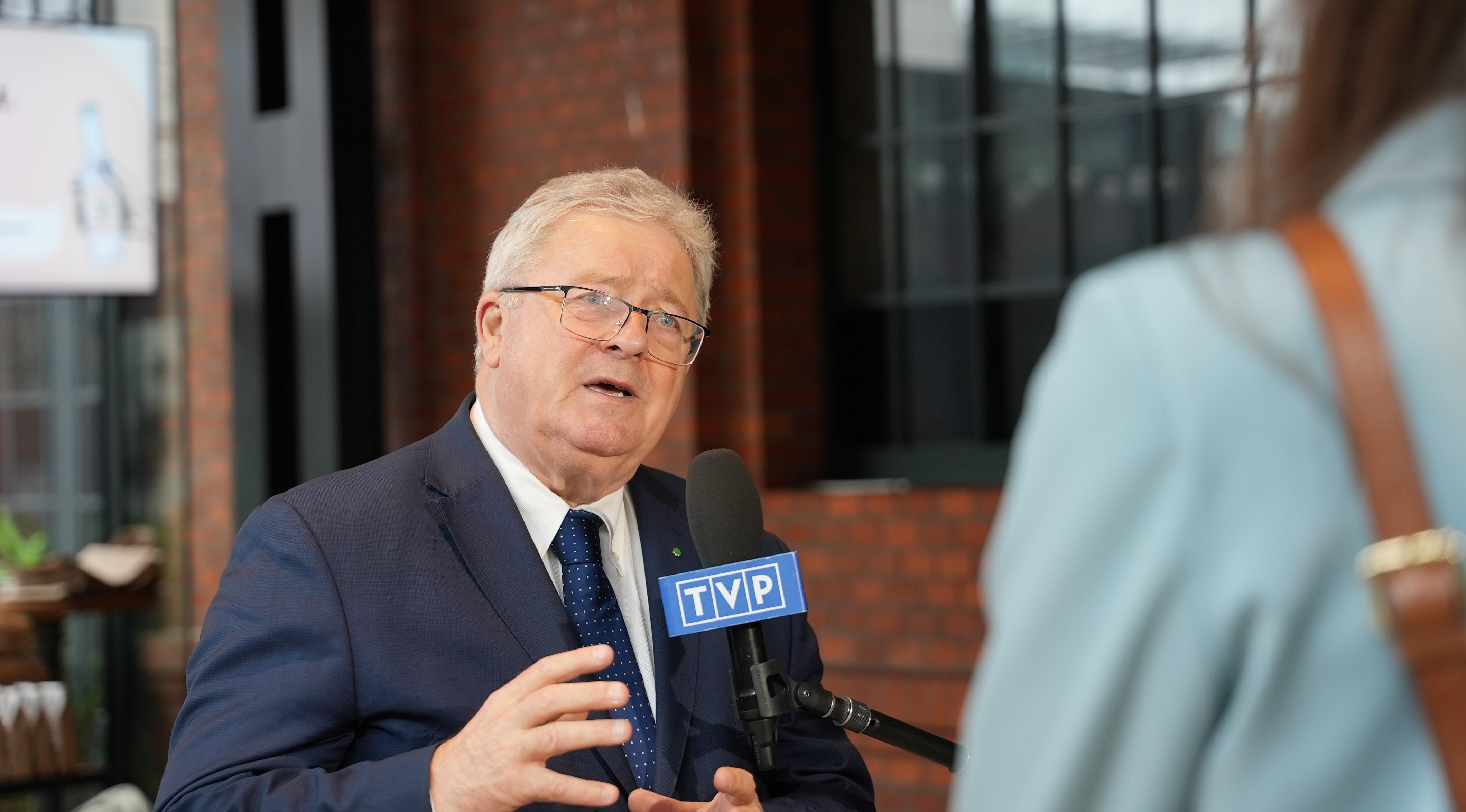 Minister Siekierski udziela wywiadu (fot. MRiRW)