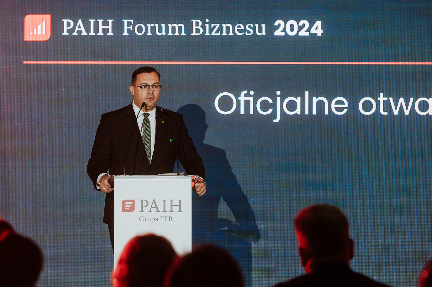 Wiceminister Stefan Krajewski przemawia podczas otwarcia PAIH Forum Biznesu 2024 (fot. Radek Zawadzki)