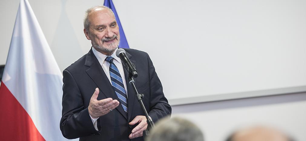 minister_antoni_macierewicz_pgz_slider.jpg