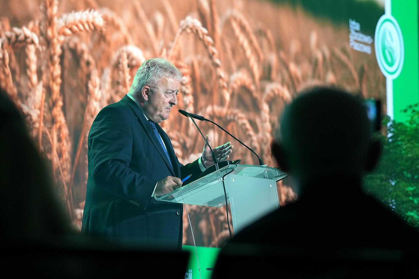 Minister Czesław Siekierski podczas przemówienia na Polish Grain Day 2024 (fot. MRiRW)