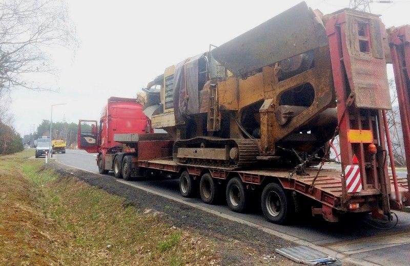 Ciężarówkę z maszyną budowlaną zatrzymała załoga patrolu wielkopolskiej ITD na odcinku krajowej „dziesiątki” w Pile.