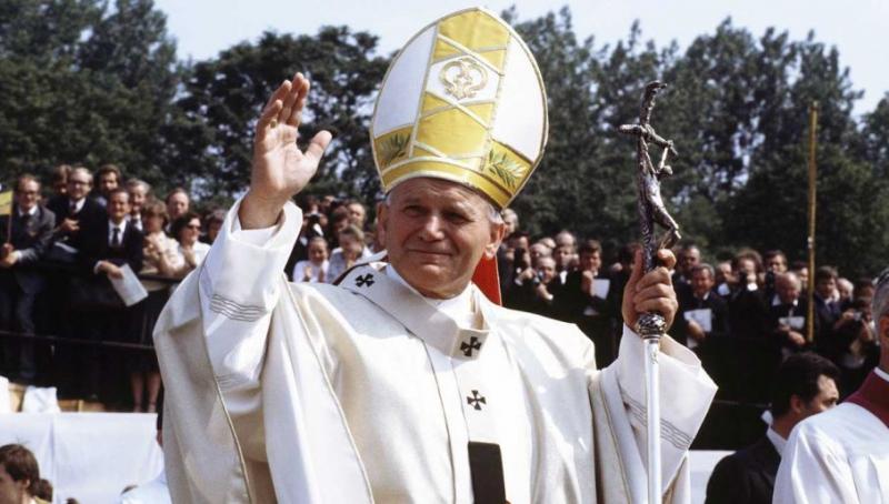 Jan Paweł II błogosławi