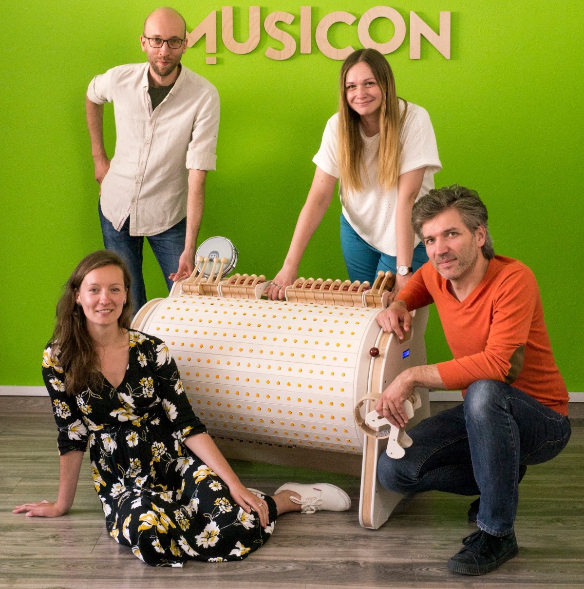 In the PICTURE around the Musicon device: Kamil Laszuk, Ida Laszuk, Jakub Kozik, Natalia Komar-Piętaszek. Behind them, the inscription: Musicon
