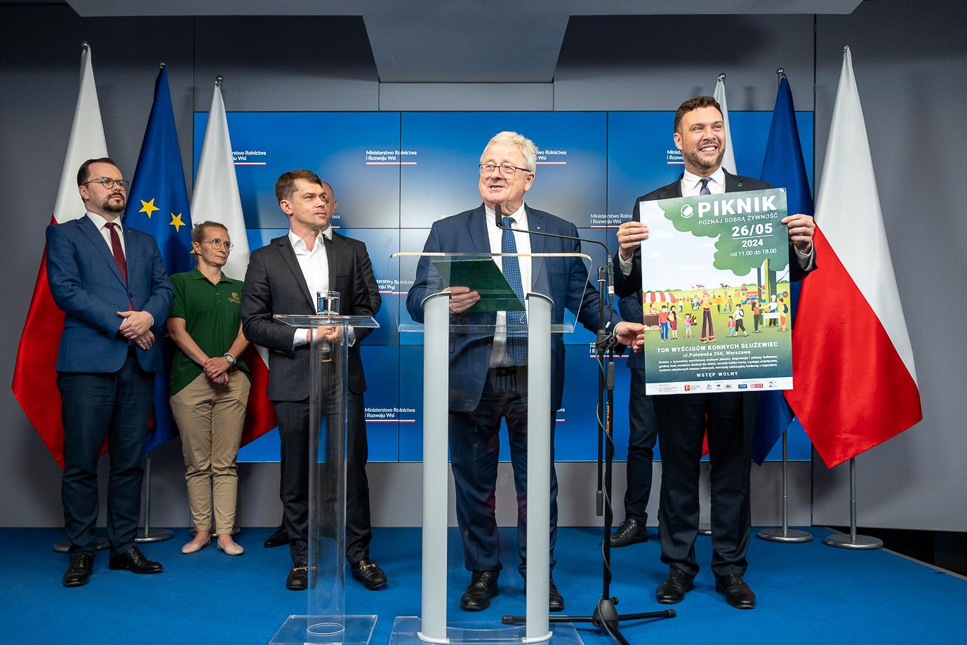 Minister Czesław Siekierski promuje Piknik Poznaj Dobrą Żywność (fot. MRiRW)