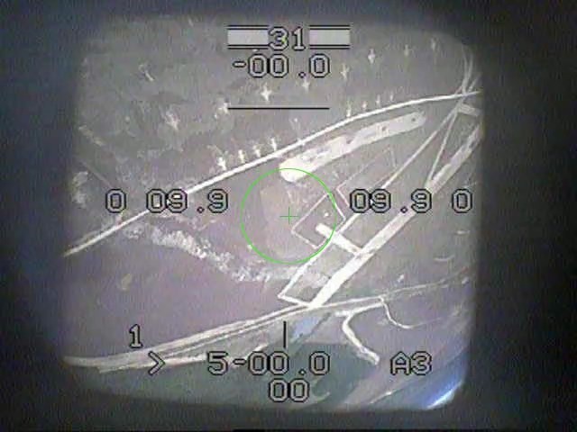 Ujęcia poklatkowe procesu detekcji promieniowania laserowego – bomba V7.3. Zdjęcia wykonane za pomocą kamery umieszczonejw zespole detekcji promieniowania laserowego