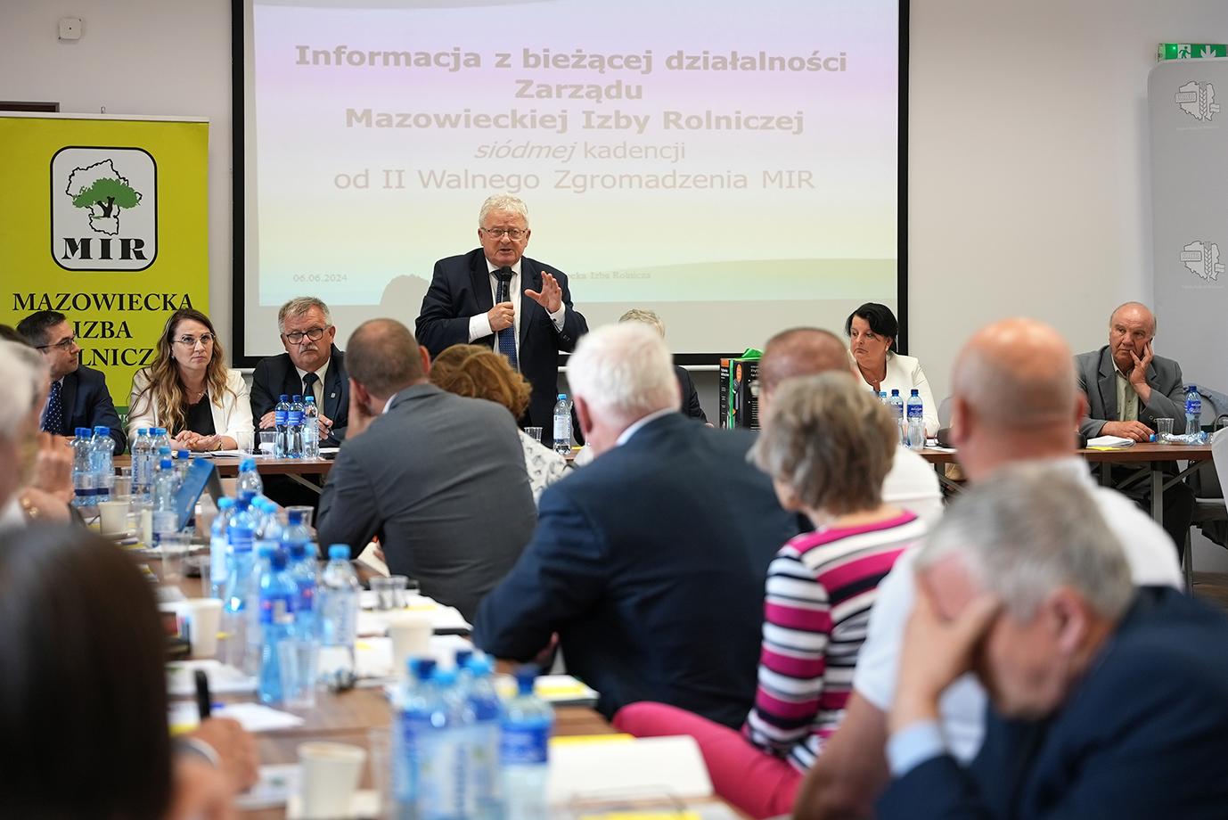 Minister Czesław Siekierski podczas wypowiedzi na Walnym Zgromadzeniu Zarządu MIR (fot. MRiRW)