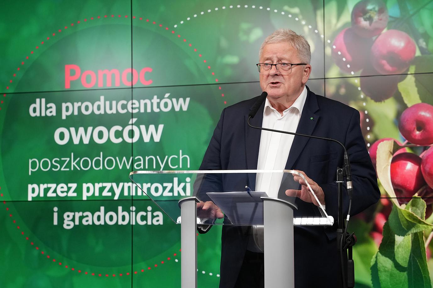 Minister Czesław Siekierski podczas konferencji (fot. MRiRW)