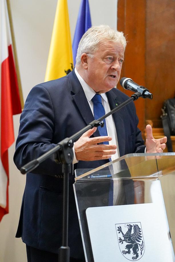 Minister Czesław Siekierski zwraca się do zgromadzonych (fot. MRiRW)
