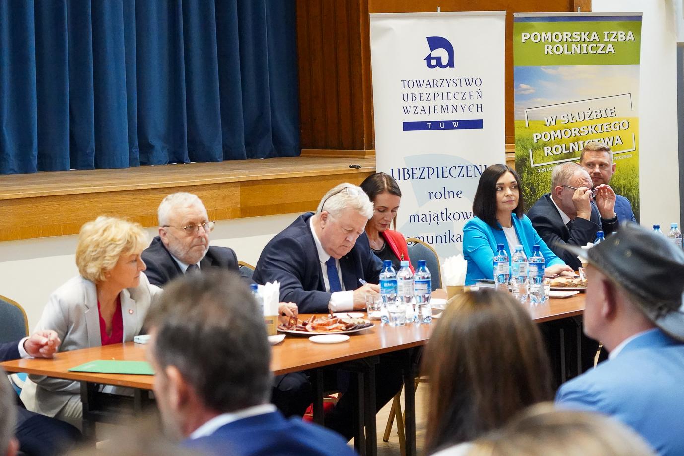 Minister Czesław Siekierski bierze udział w spotkaniu Pomorskiej Izby Rolniczej (fot. MRiRW)