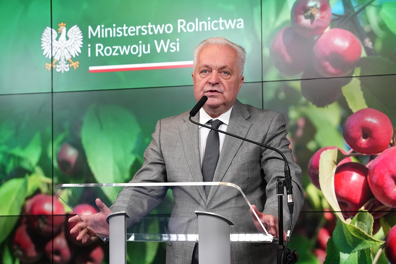 Sekretarz stanu Jacek Czerniak podczas konferencji (fot. MRiRW)