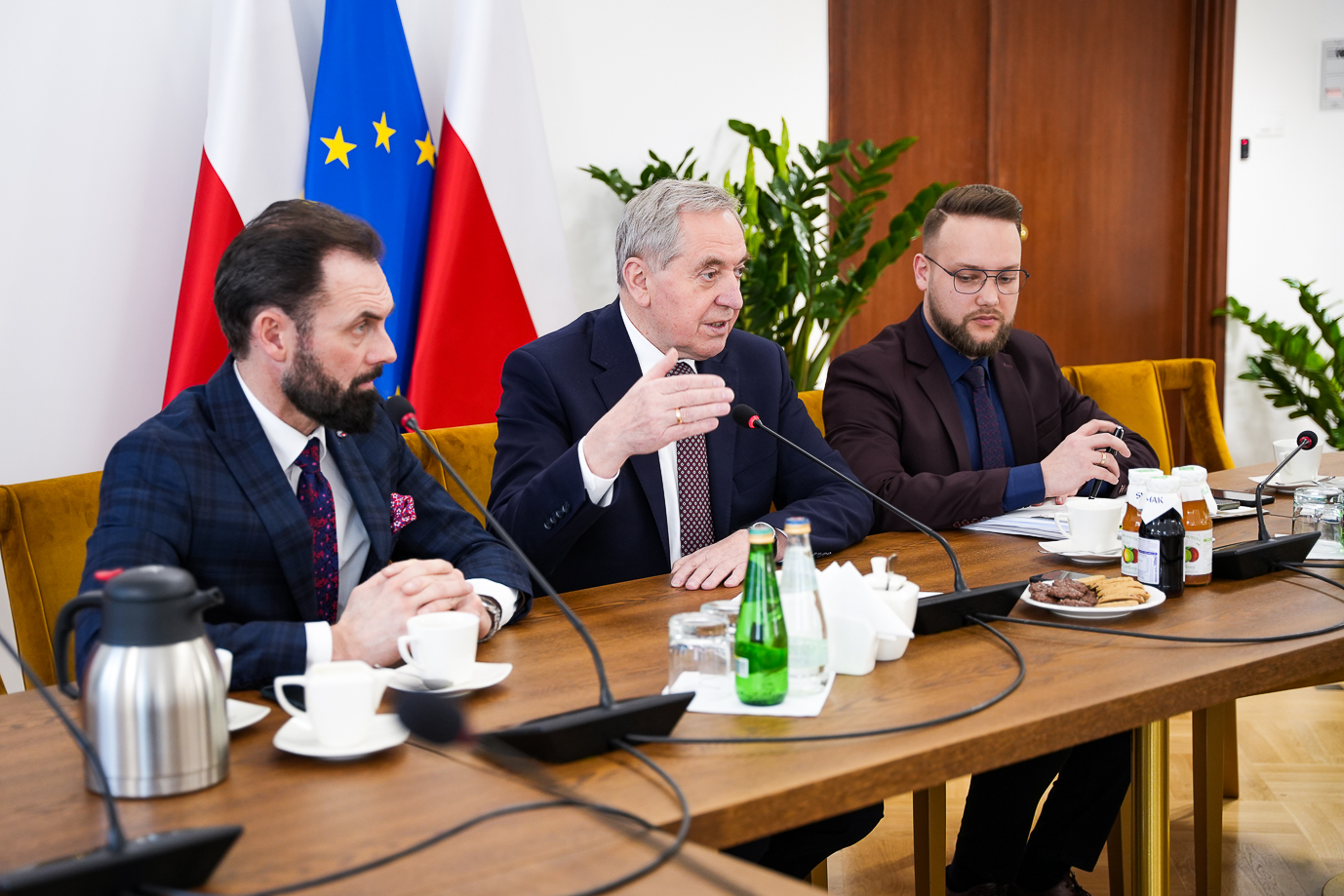 Wicepremier Henryk Kowalczyk odpowiada na pytania od zebranych (fot. MRiRW)