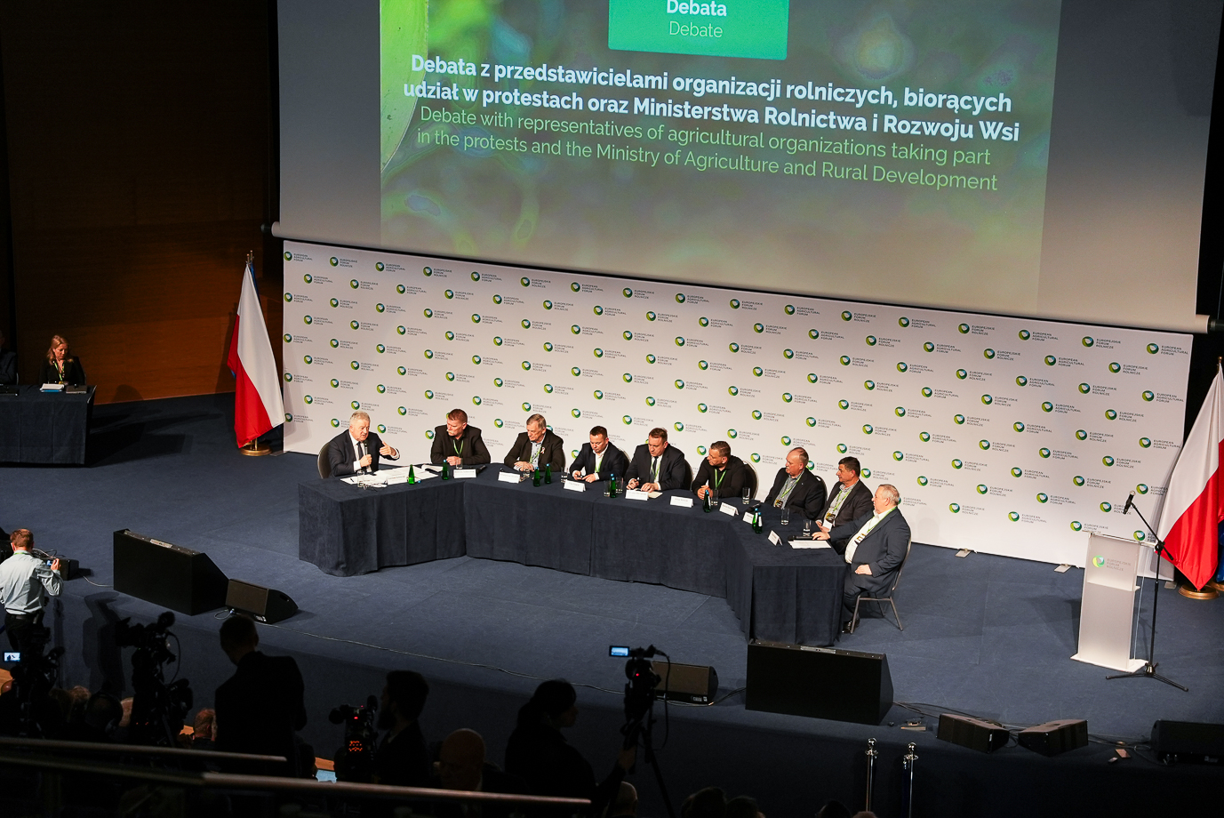 Debata z przedstawicielami protestujących rolników (fot. MRiRW)