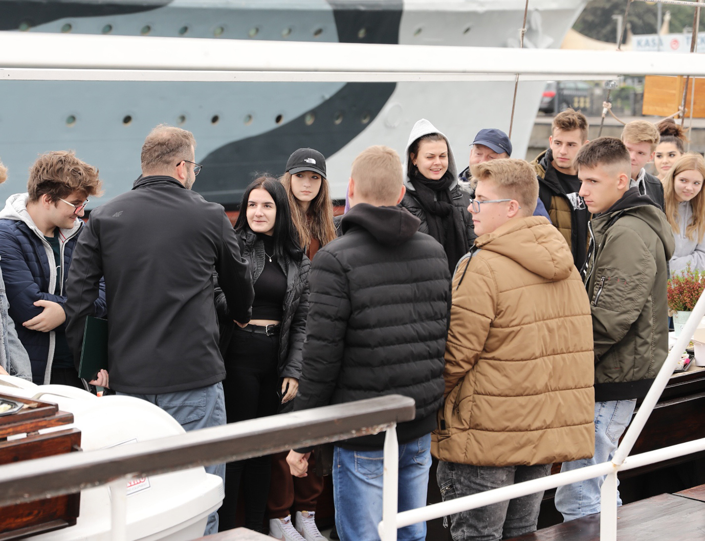 Spotkanie na statku ministra Grzegorza Pudy z młodzieżą (fot. M. Kaproń)
