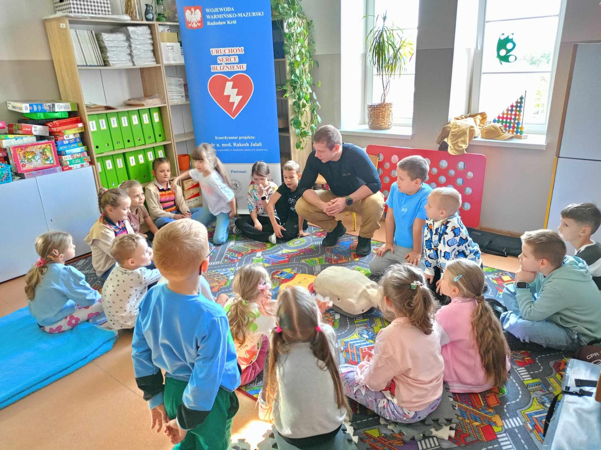 Strażacy uczą najmłodszych jak udzielać pierwszej pomocy!