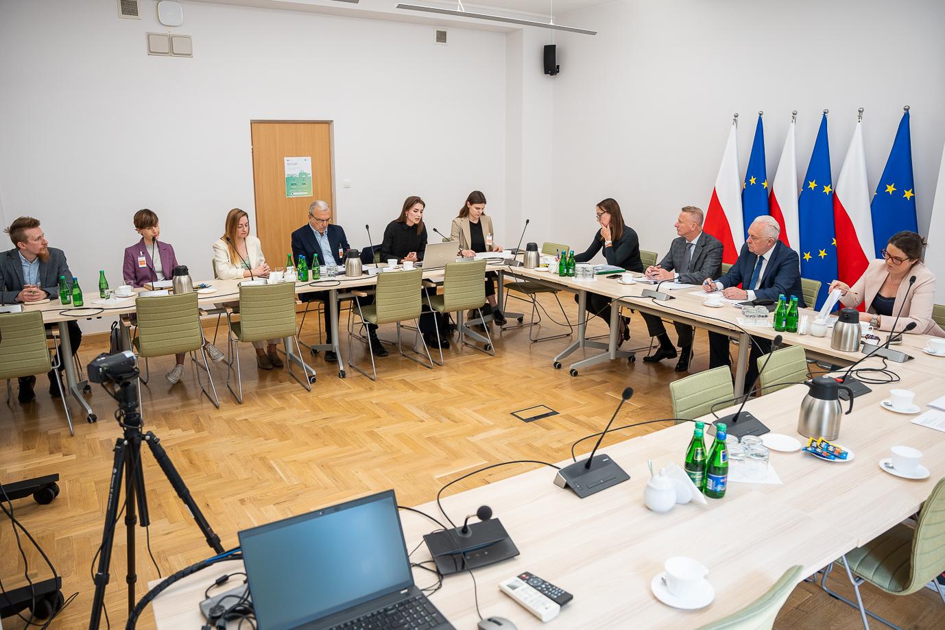 Spotkanie wiceministra Jacka Czerniaka z przedstawicielami organizacji prozwierzęcych w MRiRW (fot. MRiRW)