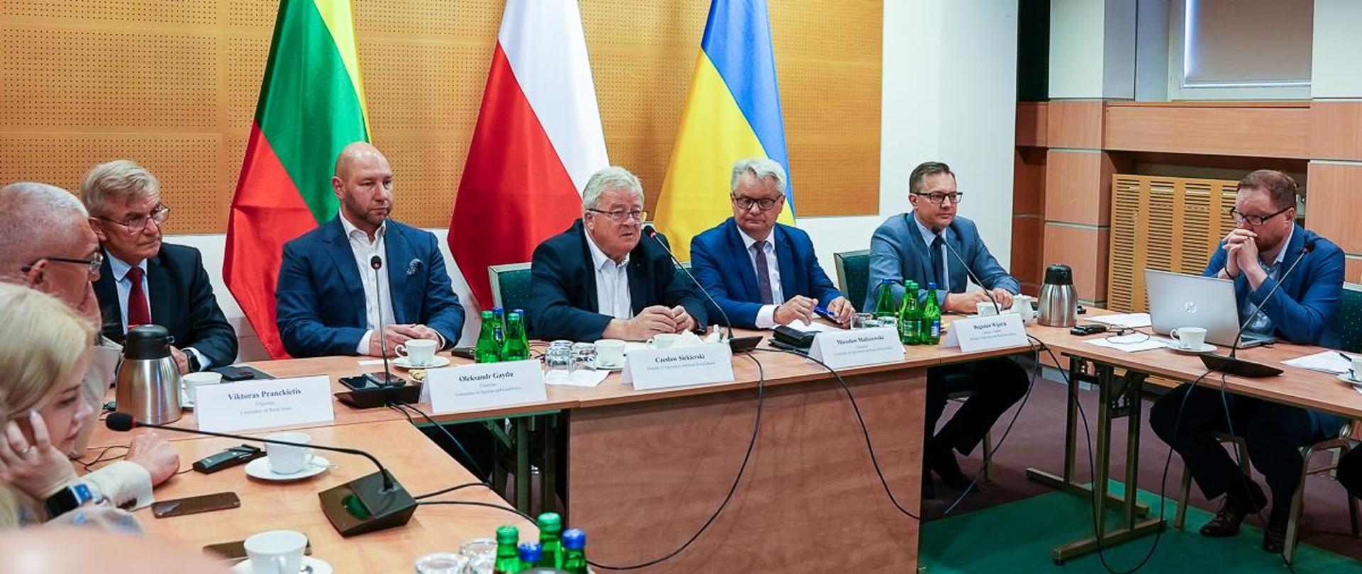 Minister Czesław Siekierski opens the meeting under the Lublin Triangle (photo by the Ministry of Agriculture and Rural Development)