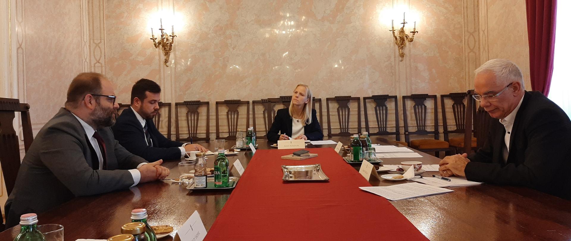 Lewandowski miniszterhelyettes látogatása Magyarországon