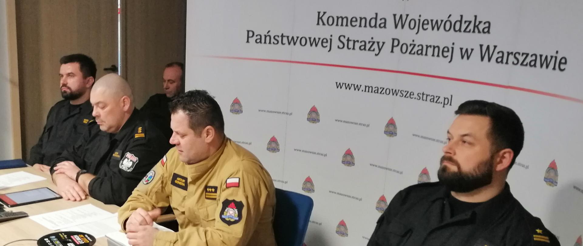 Rozpoczęcie odprawy przez Zastępcę Mazowieckiego Komendanta Wojewódzkiego PSP starszego brygadiera Artura Gonerę