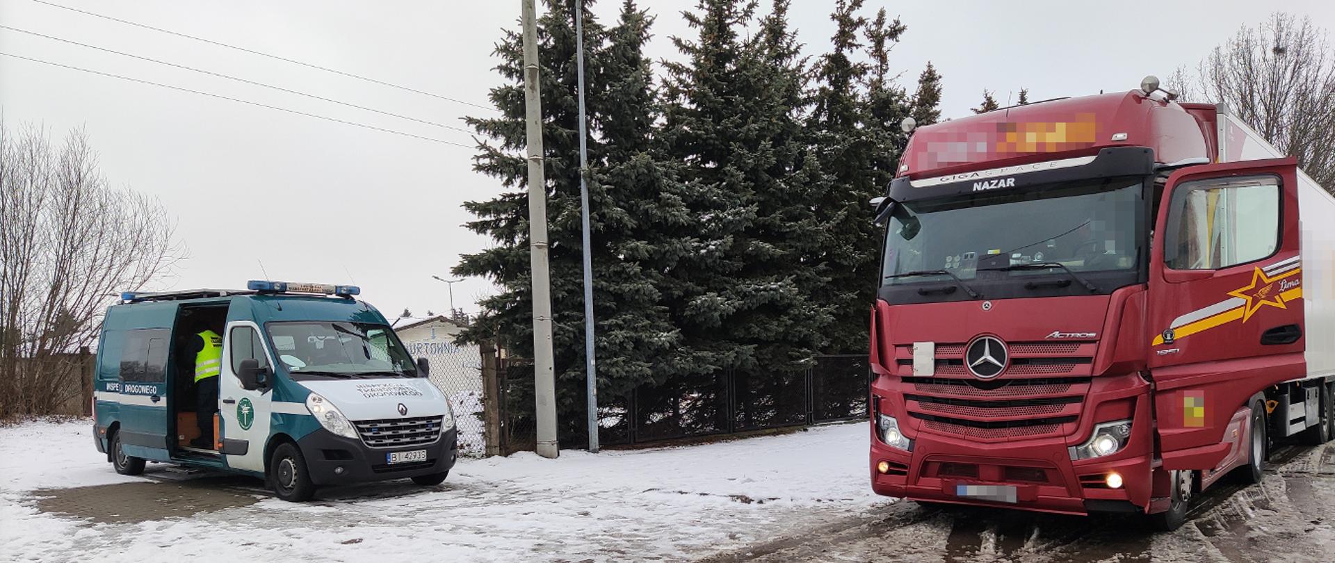 zatrzymany pojazd ciężarowy na punkcie kontrolnym