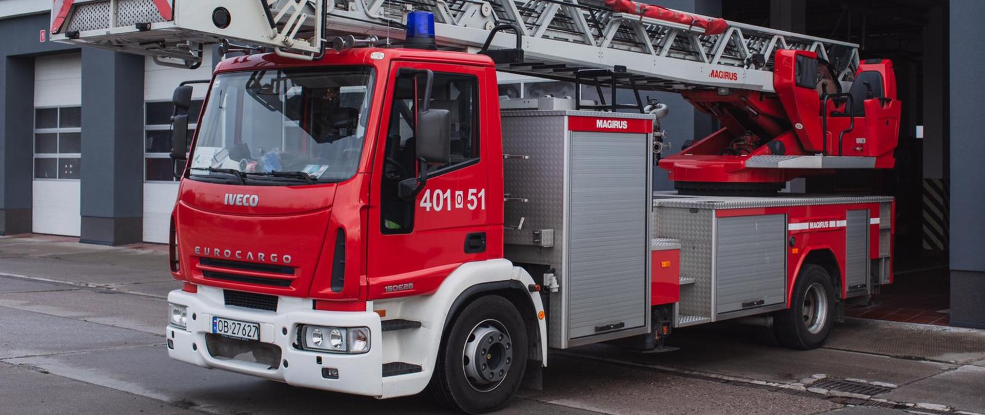 SCD 37 Iveco - samochód specjalny z drabiną mechaniczną, wysuw przęseł: 37 m.