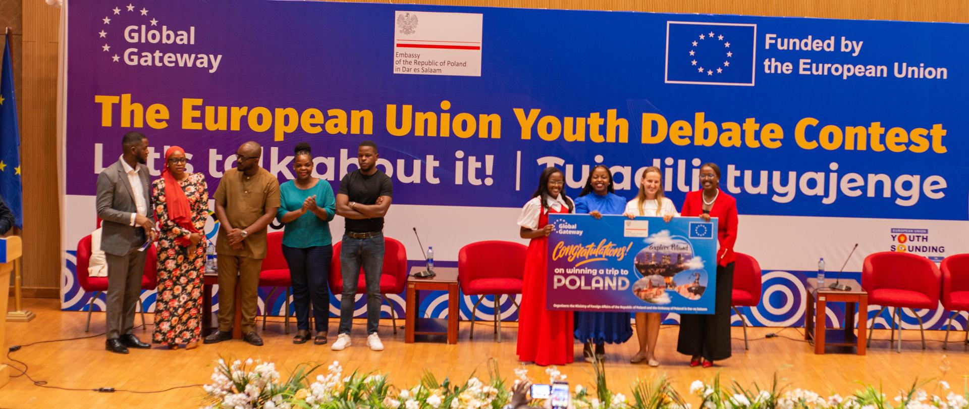 EU Youth Debate Contest 2025 - wręczenie trzem laureatkom z najwyższą punktacją nagrody w postaci wizyty studyjnej w Polsce