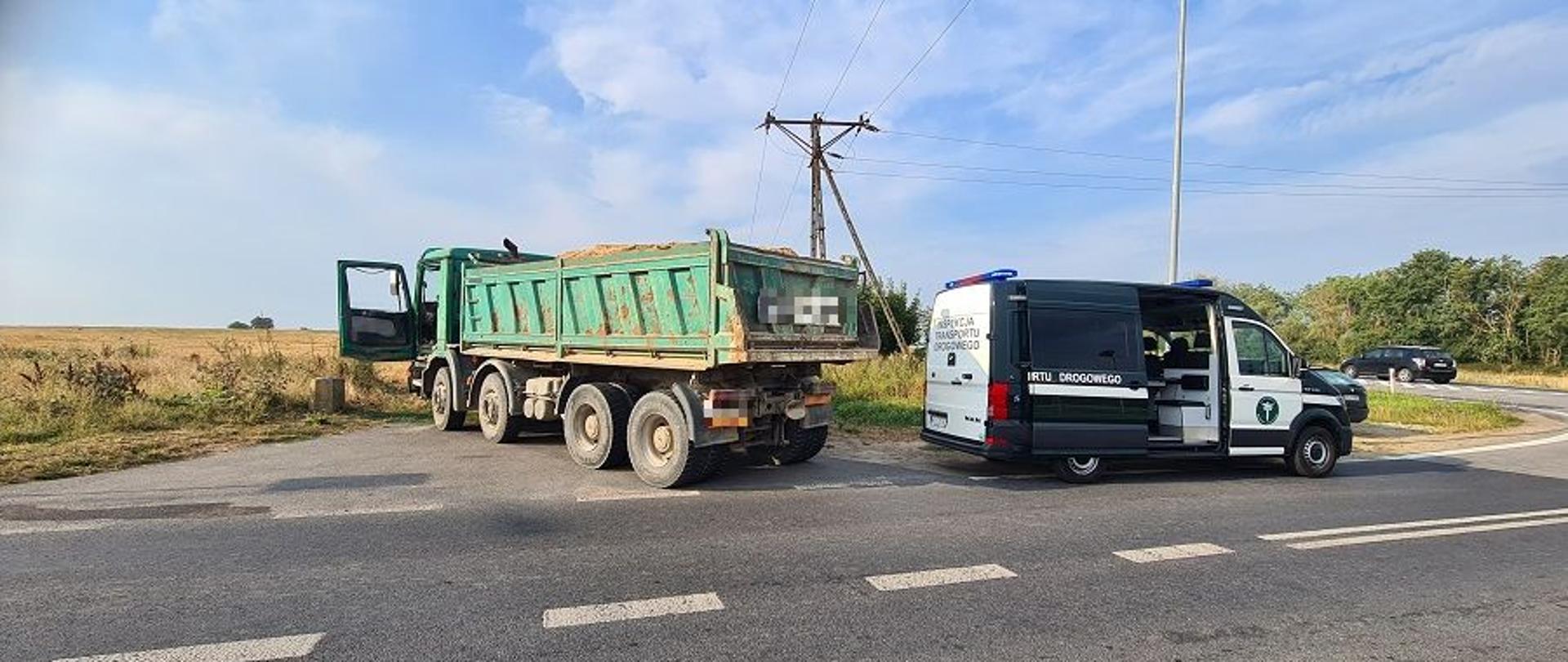W dniu 18 sierpnia br., zachodniopomorscy inspektorzy, pełniąc służbę w okolicach miejscowości Kołbaskowo, zauważyli samochód ciężarowy z niezabezpieczonym ładunkiem sypkim
