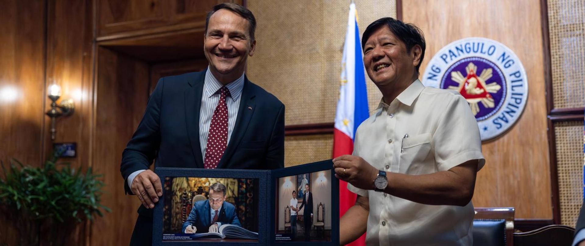 Minister Sikorski in the PH