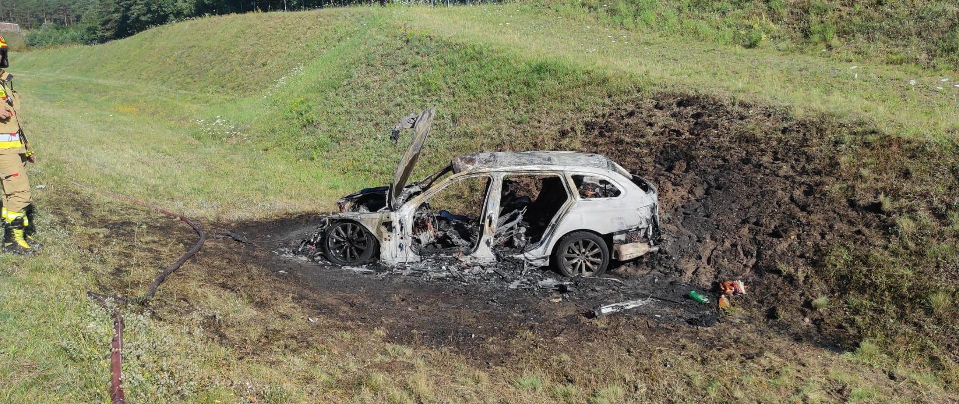 Spalony samochód osobowy 