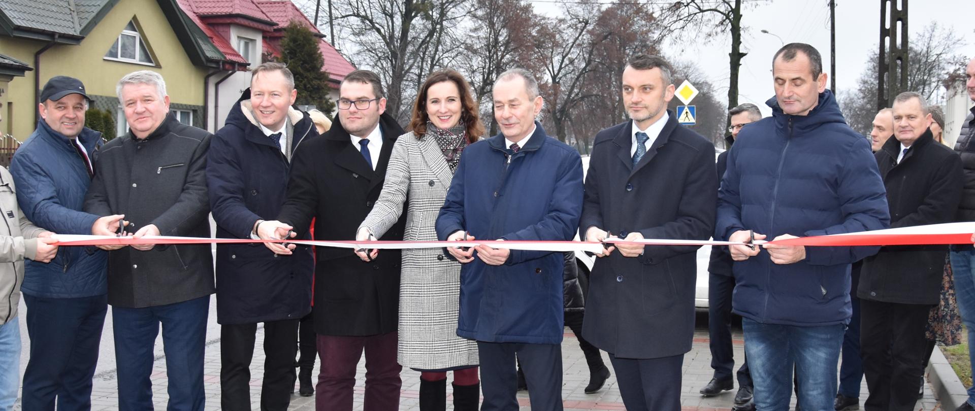 W symbolicznym przecięciu wstęgi udział wzięli Wicewojewoda Mazowiecki Sylwester Dąbrowski i Kierownik Delegatury MUW w Płocku Marlena Mazurska.