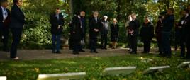Wicepremier Piotr Gliński odwiedził Polski Instytut Źródłowy i polska kwaterę na cmentarzu w Lund, fot.PAP/Marcin Obara
