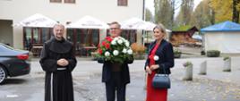 Rektor Sanktuarium w Brezje O. Robert Bahcic, Joanna Olendzka i Ambasador RP Krzysztof_Olendzki