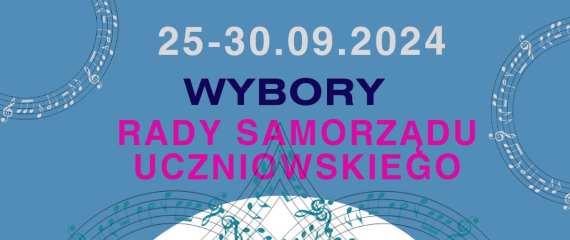 Plakat informacyjny o wyborach Rady Samorządu Uczniowskiego 20204/2025 w dniach od 25 do 30 września 2024. Tło plakatu jest niebieskie, a w jego centralnej części na białym tle znajduje się zdjęcie młodzieży stojącej w grupie i trzymającej dziewczynkę. Plakat ozdabiają białe i niebieskie pięciolinie z nutami w kształcie serca. W dolnej części plakatu znajduje się różowy napis: Łączy nas muzyka.