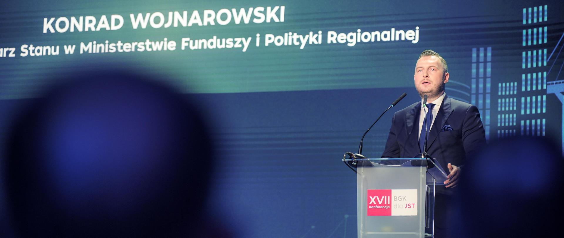 Wiceminister Konrad Wojnarowski na konferencji BGK dla JST