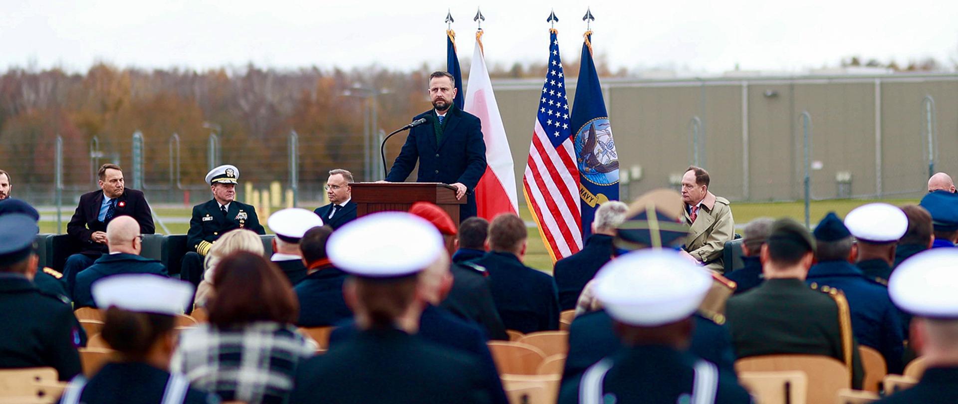 W środę (13 listopada br.) wiceprezes Rady Ministrów – minister obrony narodowej Władysław Kosiniak – Kamysz uczestniczył w uroczystym otwarciu amerykańskiej bazy obrony przeciwrakietowej Aegis Ashore w Redzikowie. W wydarzeniu wziął udział także prezydent RP Andrzej Duda, minister spraw zagranicznych Radosław Sikorski, ambasador USA w Polsce Mark Brzeziński oraz dowódca Sił Marynarki Wojennej USA w Europie i Afryce admirał Stuart Munsch, któremu podlega amerykańska baza.