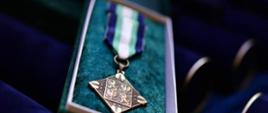 Na zdjęciu widać medal Przyznany KM PSP w Jeleniej Górze