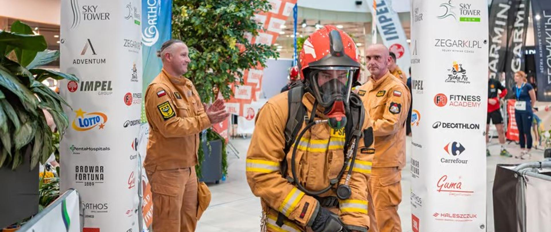 Sky Tower Run - Mistrzostwa Polski Strażaków w biegu po schodach