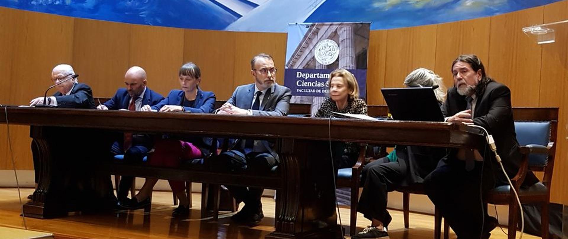 Aleksandra Piątkowska, Ambasador RP w Argentynie wystąpiła w ramach panelu „Inwazja na Ukrainie: wizja społeczno-prawna” na Wydziale Prawa Uniwersytetu Buenos Aires. 