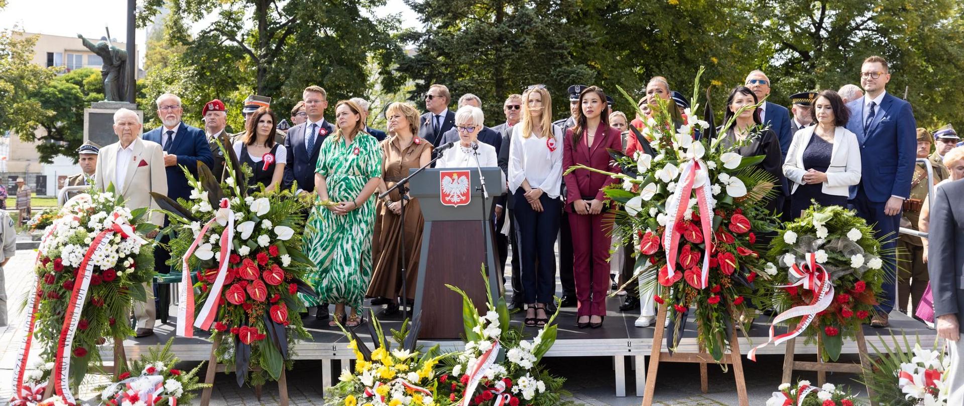 Wspólna fotografia uczestników Święta Wojska Polskiego.