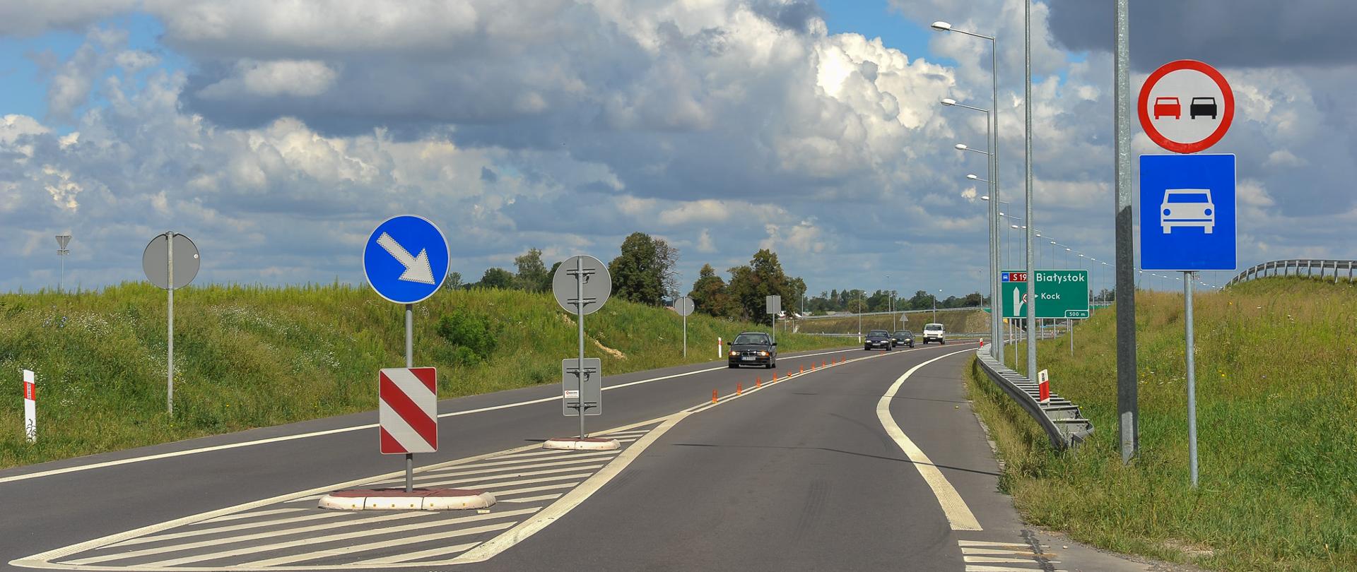 S19 koniec obwodnicy Kocka i Woli Skromowskiej. Widok na jednojezdniowy odcinek drogi ekspresowej.